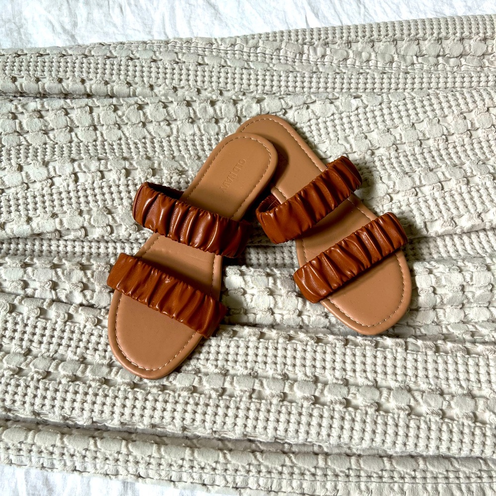 Old Navy Womens Slip on Sandals, size 7